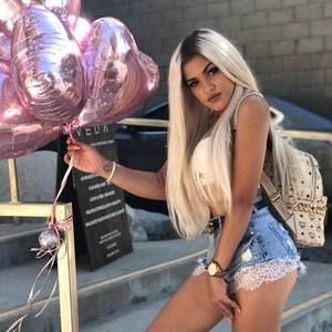 Meet your Posher, Tiffany